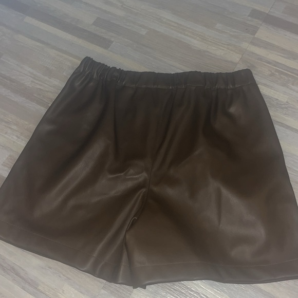 NWT Steve Madden Coco Leather Shorts - Picture 2 of 3